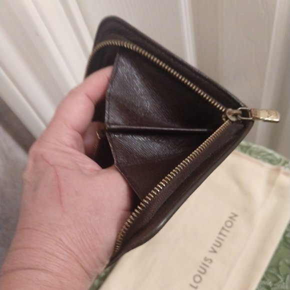 Louis Vuitton Damier Ebene Zippy Wallet - Picture 8 of 16